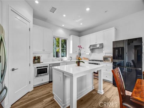 151  Winnett  , Irvine, CA