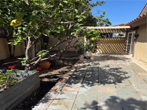 14 Avellino , Irvine, CA