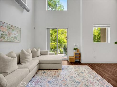19 Delancy , Irvine, CA