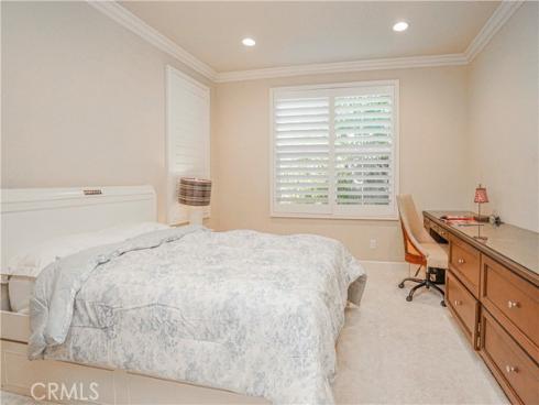 65 Rolling Green , Irvine, CA