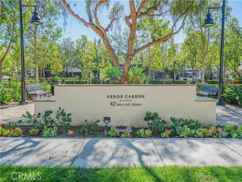 65 Rolling Green , Irvine, CA