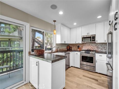 11 Las Brisas 6 , Irvine, CA