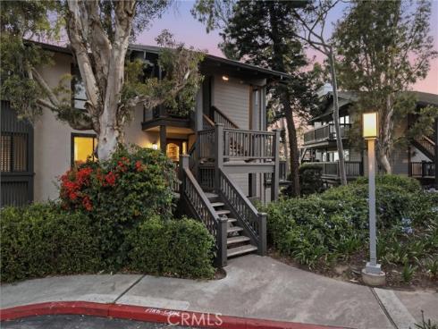 11 Las Brisas 6 , Irvine, CA