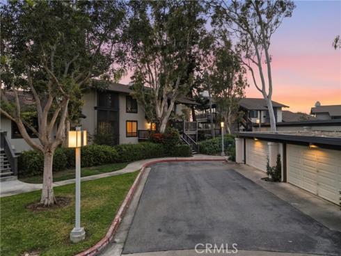 11 Las Brisas 6 , Irvine, CA
