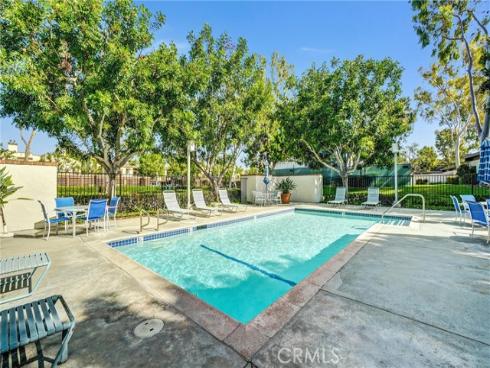 11 Las Brisas 6 , Irvine, CA