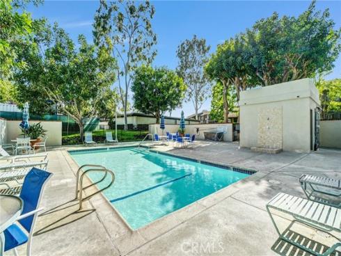 11 Las Brisas 6 , Irvine, CA