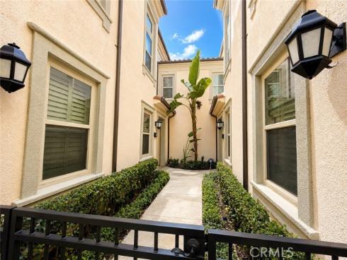 66 Overbrook , Irvine, CA