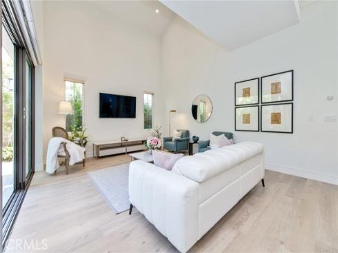 154 Winnett , Irvine, CA