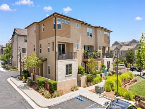 411 Chorus , Irvine, CA