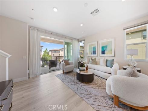 411 Chorus , Irvine, CA