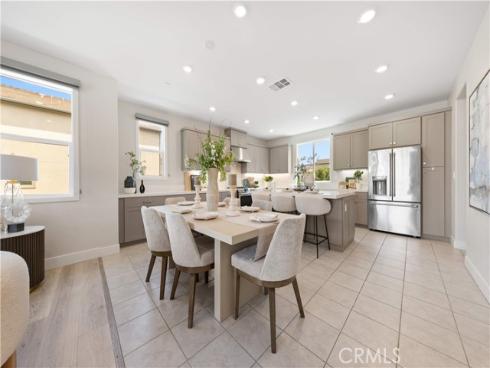 411 Chorus , Irvine, CA