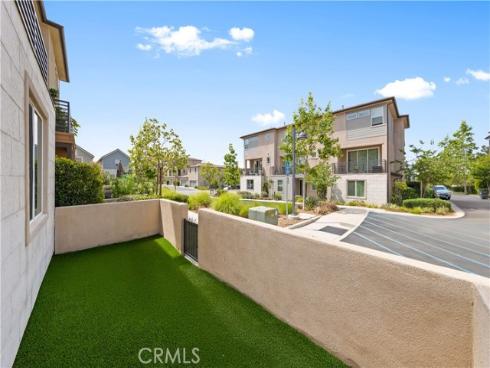 411 Chorus , Irvine, CA