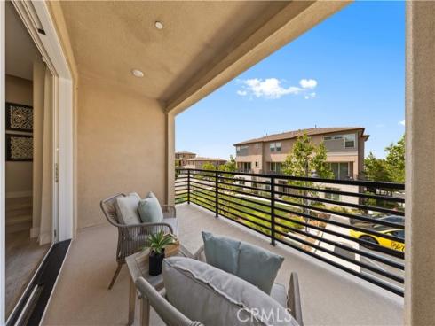 411 Chorus , Irvine, CA