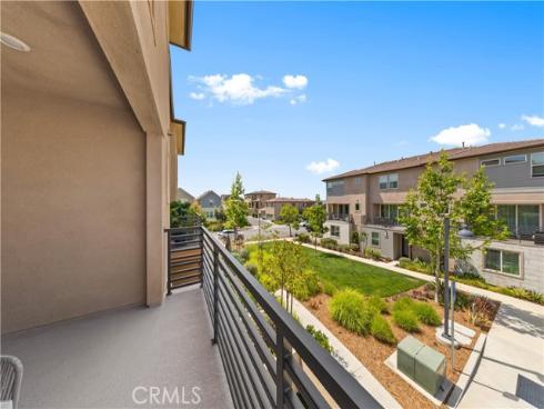 411 Chorus , Irvine, CA
