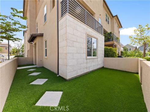 411 Chorus , Irvine, CA