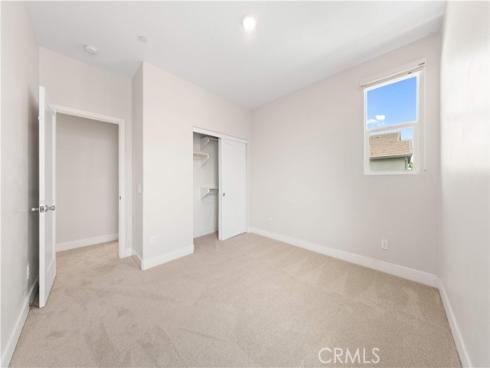 411 Chorus , Irvine, CA