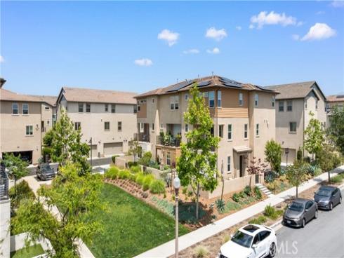 411 Chorus , Irvine, CA