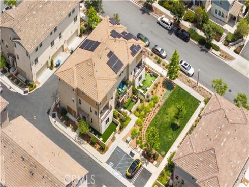 411 Chorus , Irvine, CA