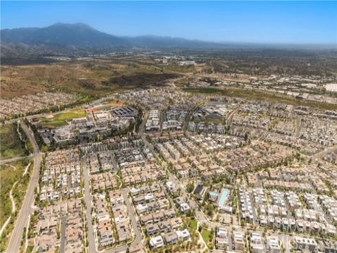 411 Chorus , Irvine, CA