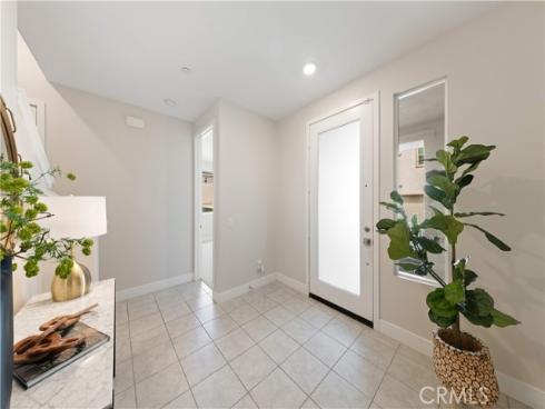 411 Chorus , Irvine, CA