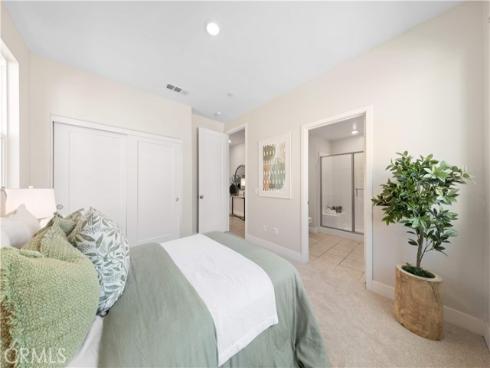 411 Chorus , Irvine, CA