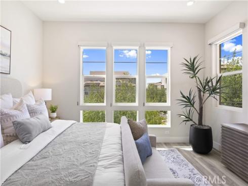 228 Merit , Irvine, CA