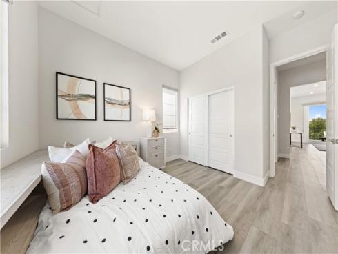 228 Merit , Irvine, CA