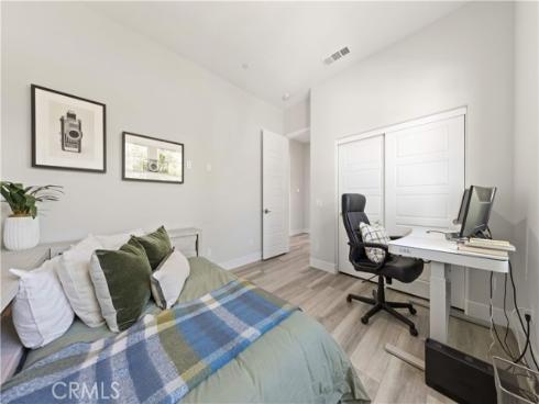 228 Merit , Irvine, CA