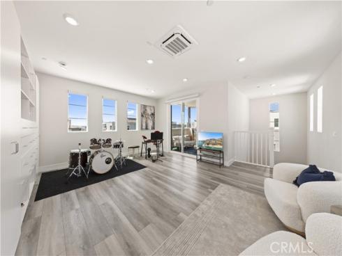 228 Merit , Irvine, CA