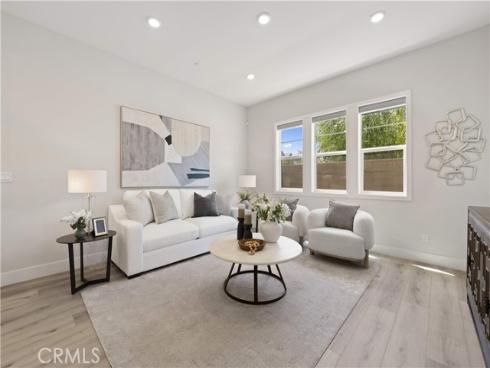 228 Merit , Irvine, CA