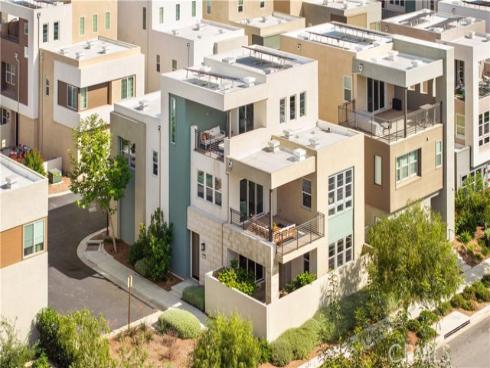 228 Merit , Irvine, CA