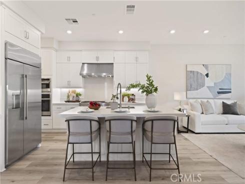 228 Merit , Irvine, CA