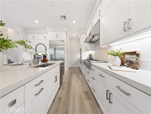 228 Merit , Irvine, CA