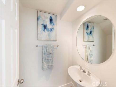 5 Laconia , Irvine, CA