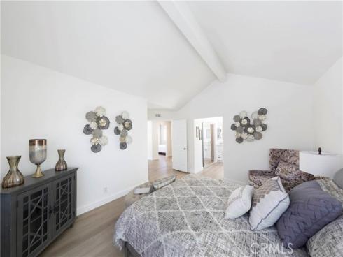 5 Laconia , Irvine, CA