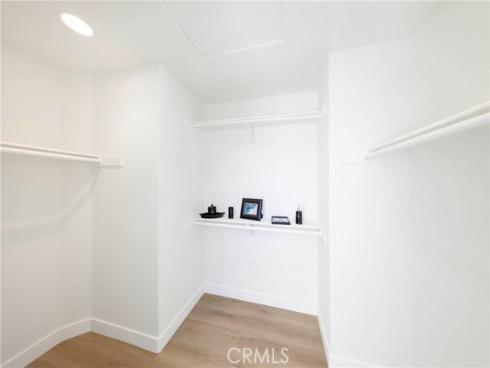 5 Laconia , Irvine, CA