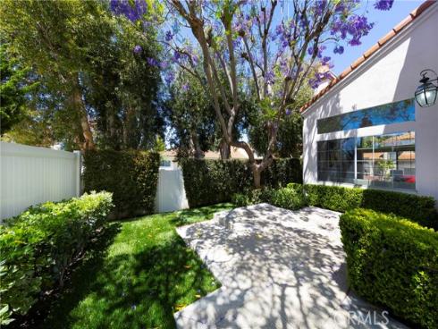 5 Laconia , Irvine, CA