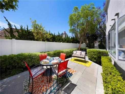 5 Laconia , Irvine, CA
