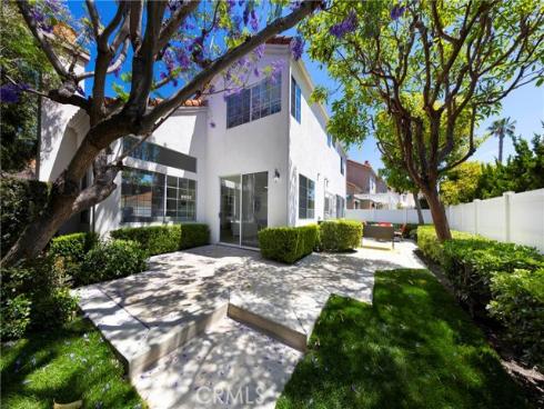 5  Laconia  , Irvine, CA