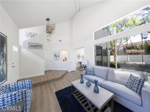 5 Laconia , Irvine, CA