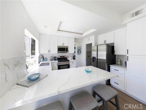 5 Laconia , Irvine, CA