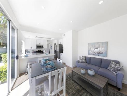 5 Laconia , Irvine, CA
