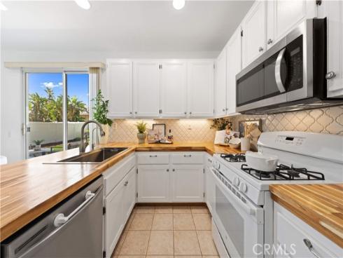 2 Tradition Pl , Irvine, CA