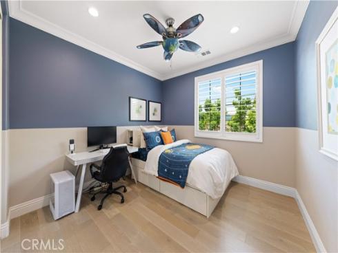 173 Cloudbreak , Irvine, CA