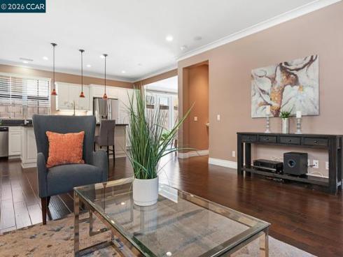 217  Mantle  , Irvine, CA