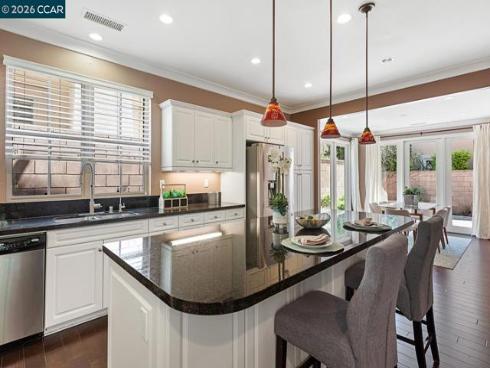 217  Mantle  , Irvine, CA