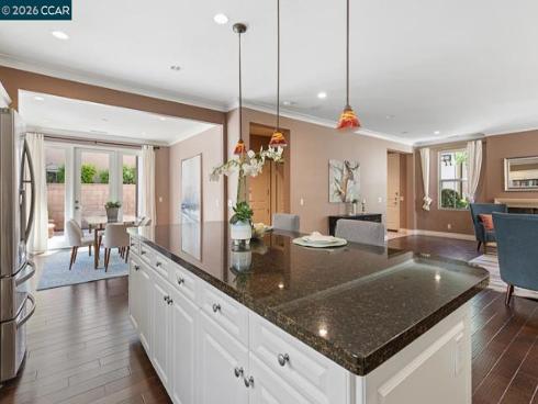 217  Mantle  , Irvine, CA