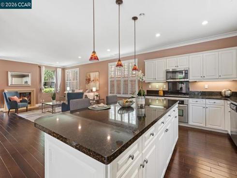 217  Mantle  , Irvine, CA
