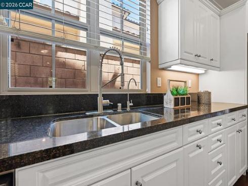 217  Mantle  , Irvine, CA