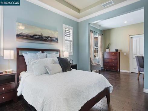 217  Mantle  , Irvine, CA